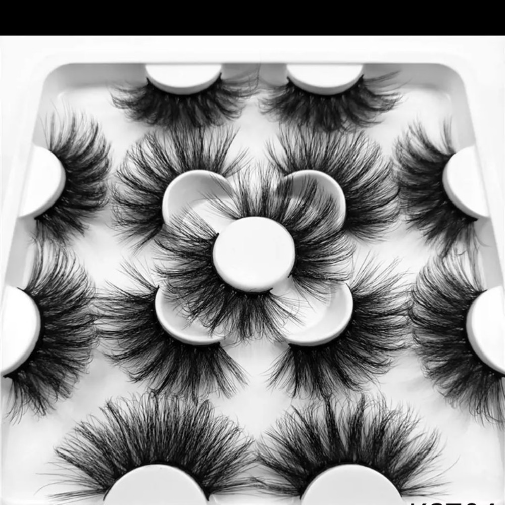 ‼️SOLD‼️ 7 pair of 25mm lashes #74